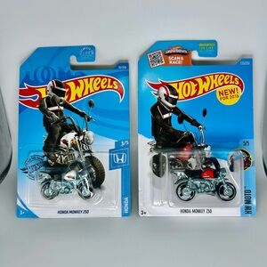 Hot Wheels Honda Lot Of 2x - Monkey Z50 Red & White 5/5 Motorcycle w/ MC3 Spokes